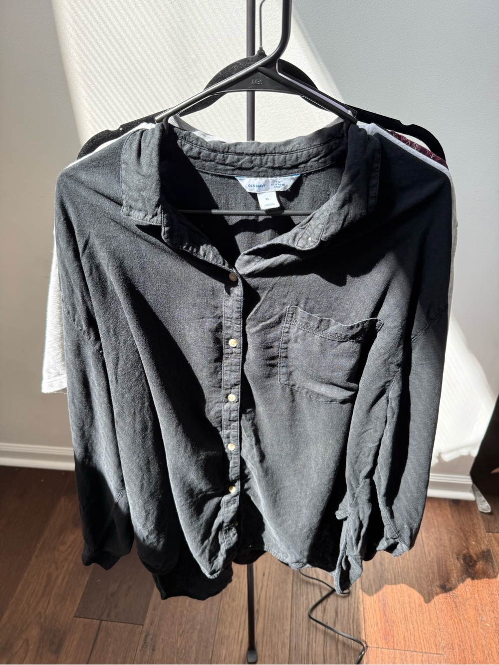 Old Navy Black Women's Button-Down Shirt